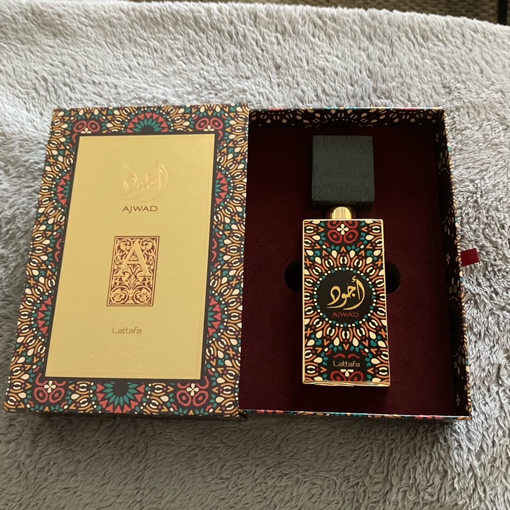 Lattafa Ajwad unisex perfume